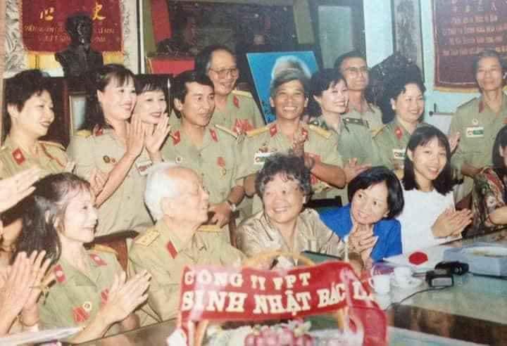 Lời ca kính dâng Đại tướng

